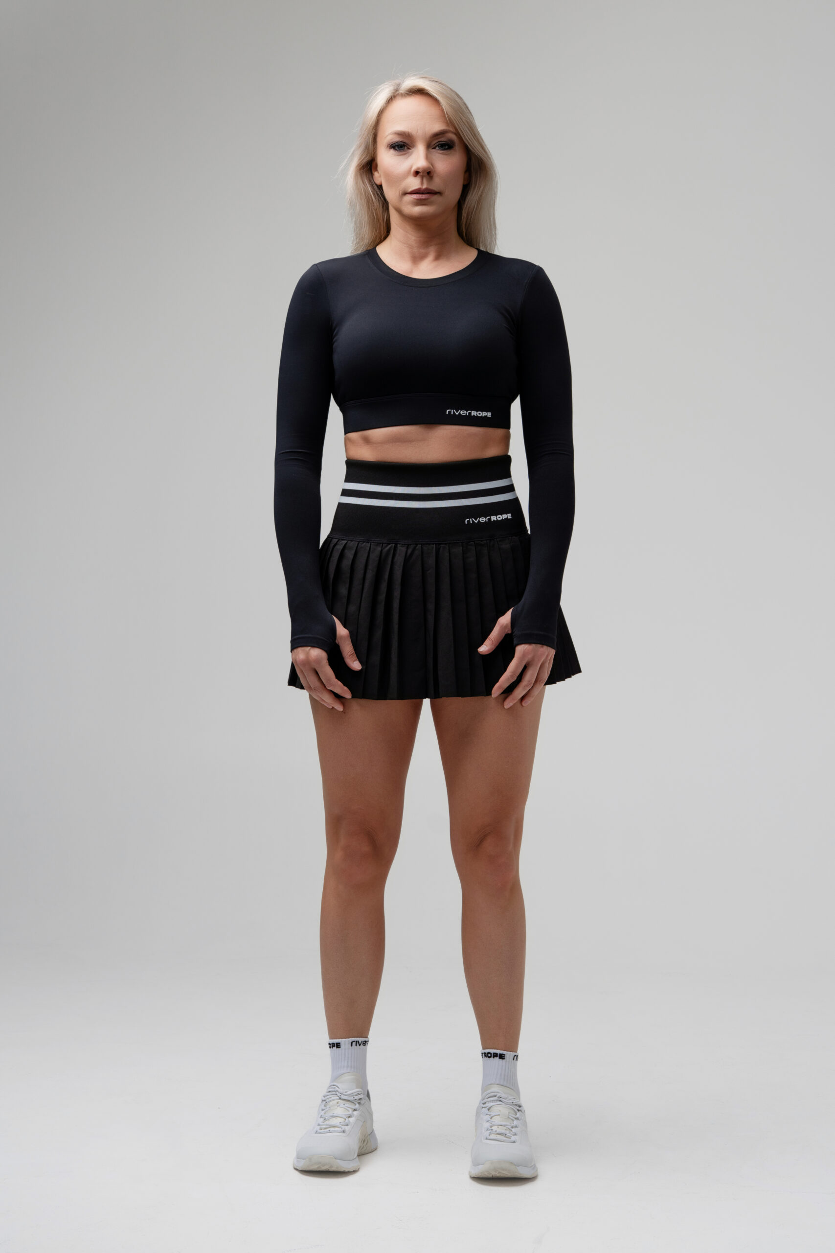 Training top with long sleeves